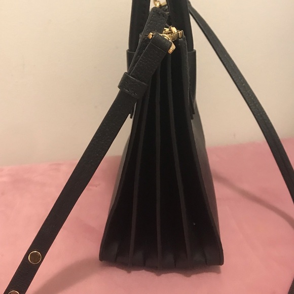 RARE Accordion style Michael Kors medium Mercer bag - Picture 5 of 10